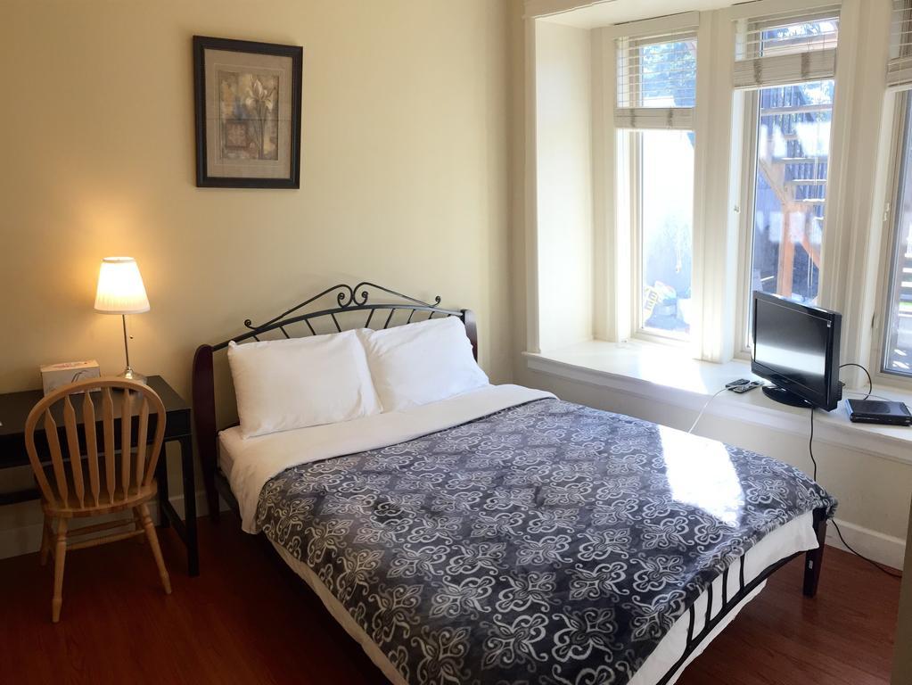 Imperial House Bed & Breakfast Burnaby Cameră foto